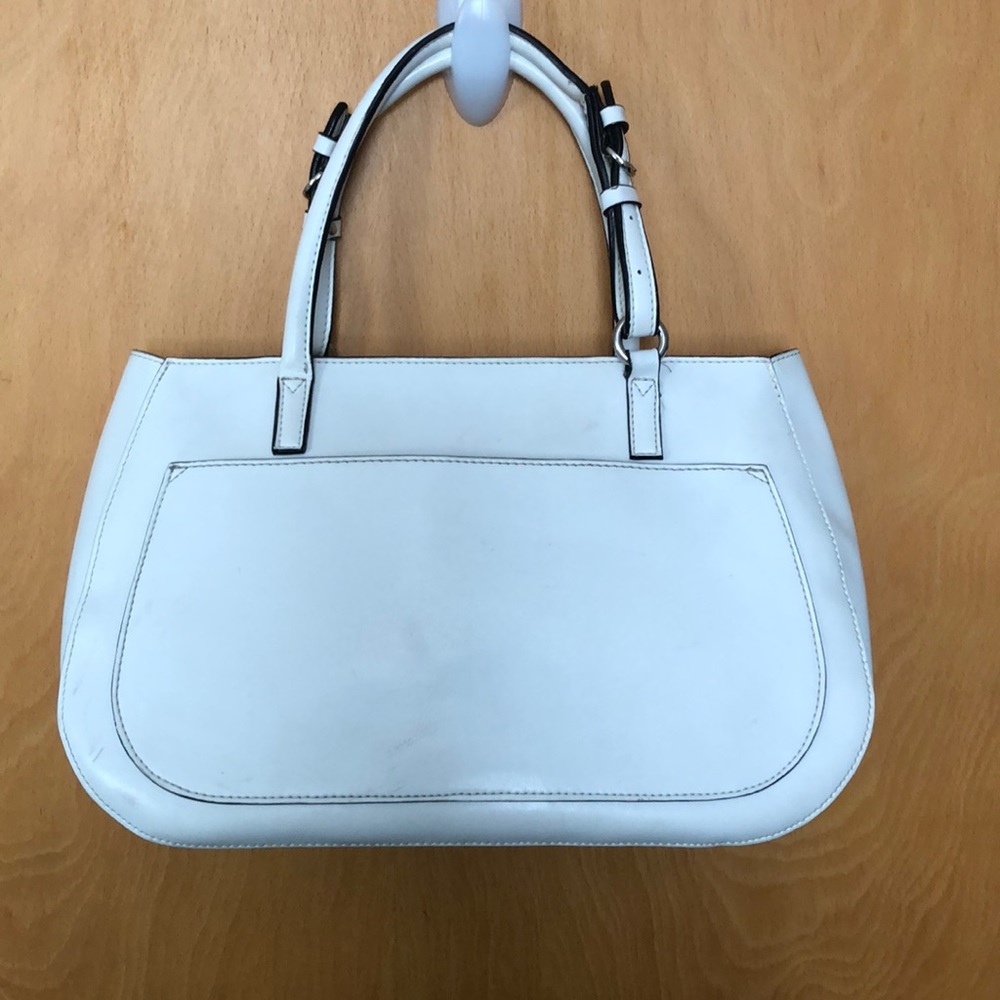 White  Mondani handbag.